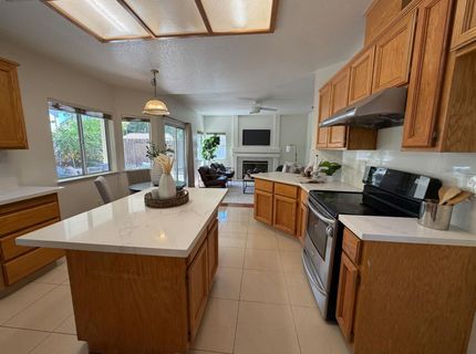 5931 Sternsburg Way, Sacramento, CA 95823 Photo