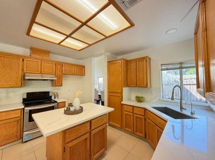 5931 Sternsburg Way, Sacramento, CA 95823 Photo