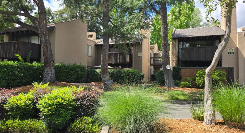 733 Woodside Ln E #12, Unit 12, Sacramento, CA 95825 Photo