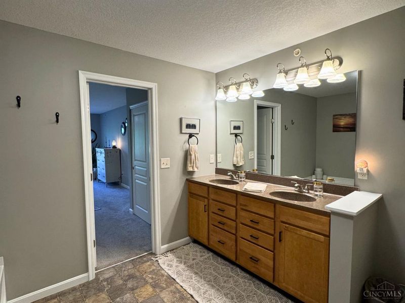 1317 Double Eagle Court, Lebanon, OH 45036 Photo 24