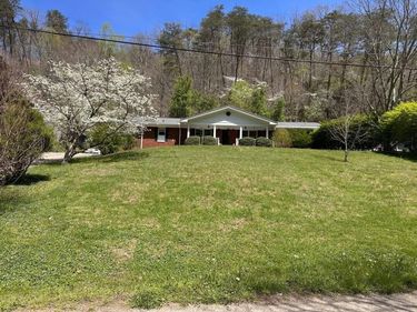 191 Armory Road, Prestonsburg, KY 41653