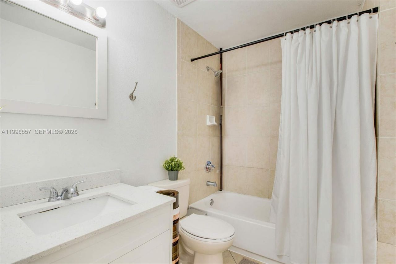 1349 SW 3rd St, Unit 5, Miami, FL 33135 Photo