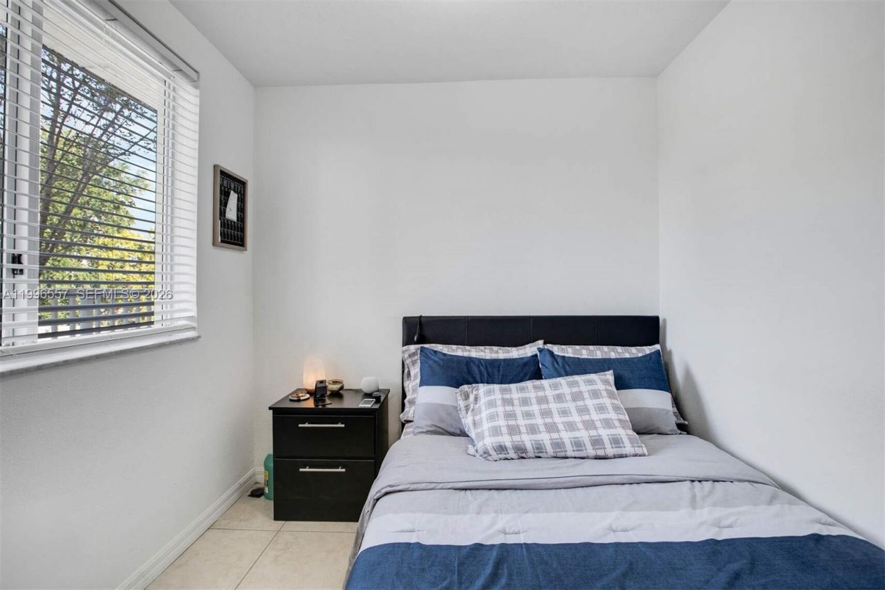 1349 SW 3rd St, Unit 5, Miami, FL 33135 Photo