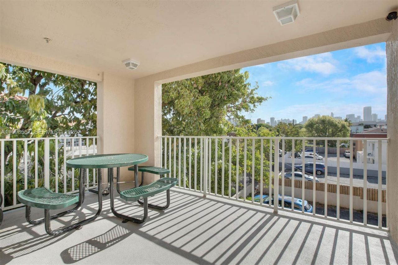 1349 SW 3rd St, Unit 5, Miami, FL 33135 Photo