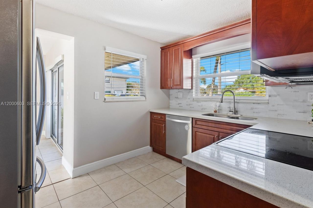 4119 Coral Springs Dr, Unit C6, Coral Springs, FL 33065 Photo