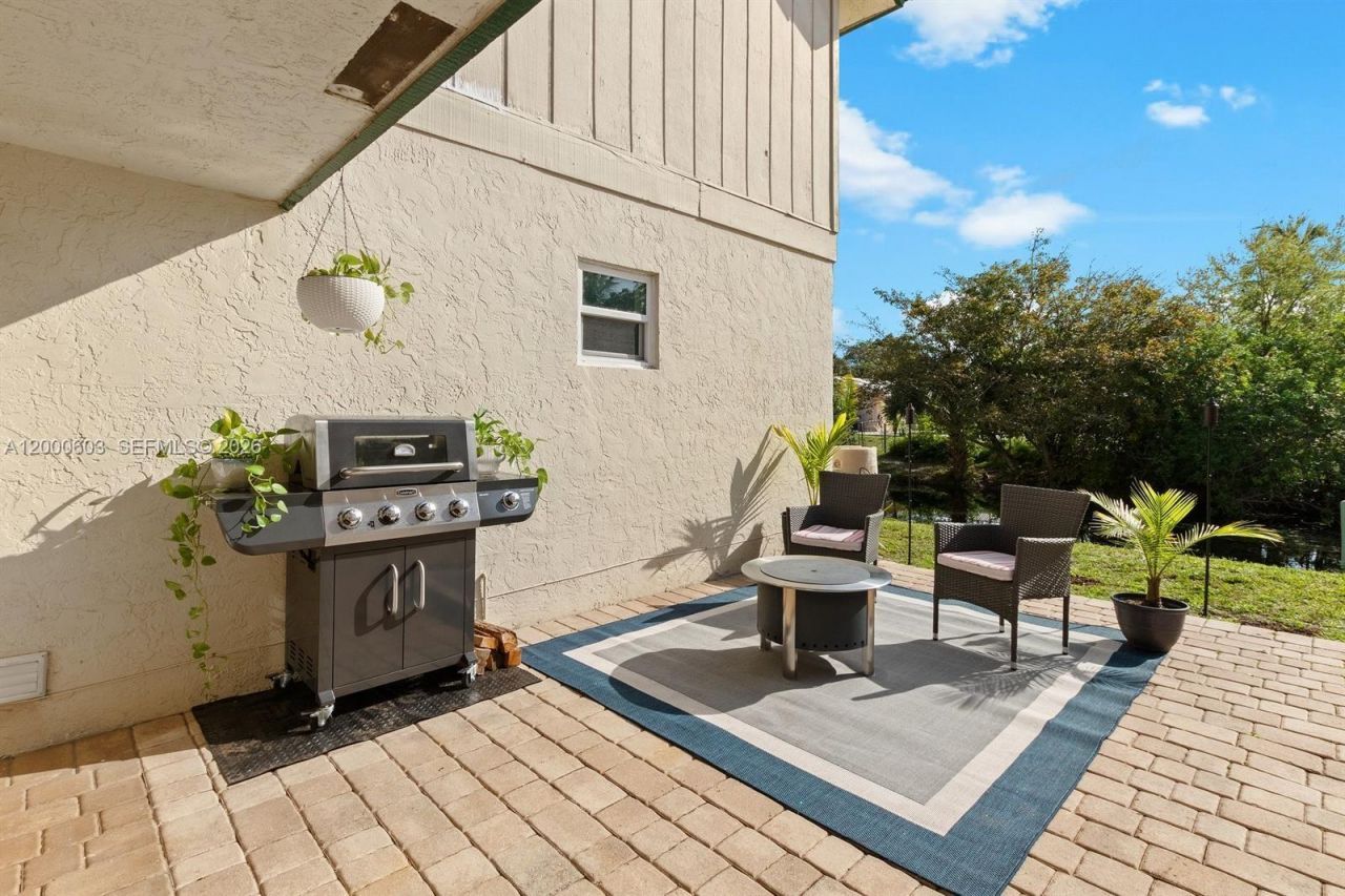 4119 Coral Springs Dr, Unit C6, Coral Springs, FL 33065 Photo