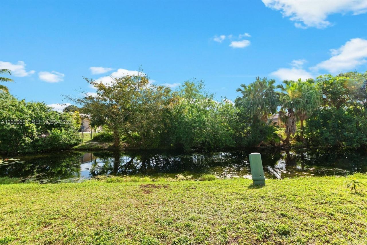 4119 Coral Springs Dr, Unit C6, Coral Springs, FL 33065 Photo