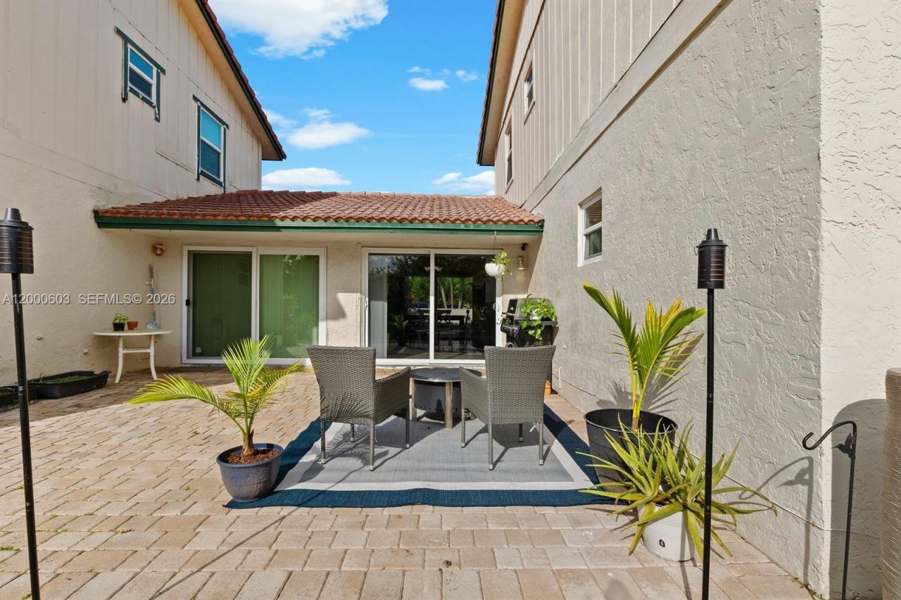 4119 Coral Springs Dr, Unit C6, Coral Springs, FL 33065 Photo