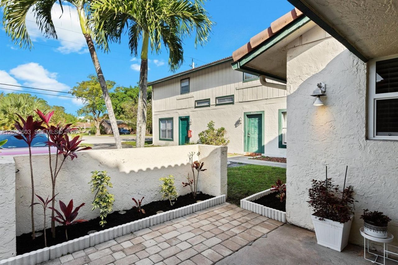 4119 Coral Springs Dr, Unit C6, Coral Springs, FL 33065 Photo