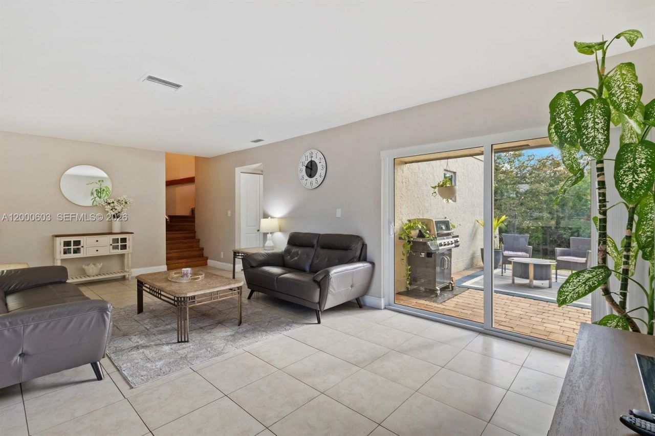 4119 Coral Springs Dr, Unit C6, Coral Springs, FL 33065 Photo