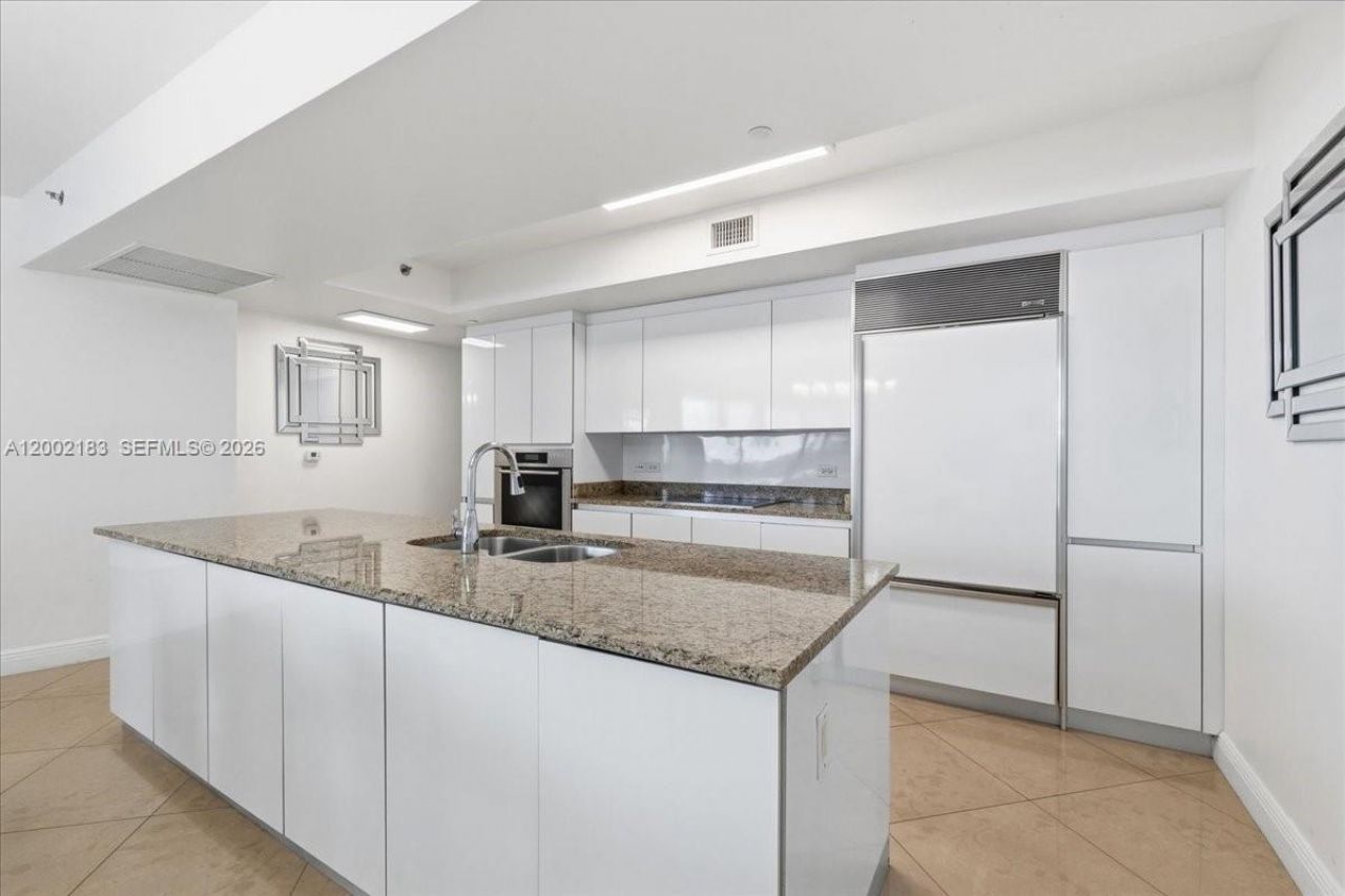 17201 Collins Ave, Unit 1107, Sunny Isles Beach, FL 33160 Photo