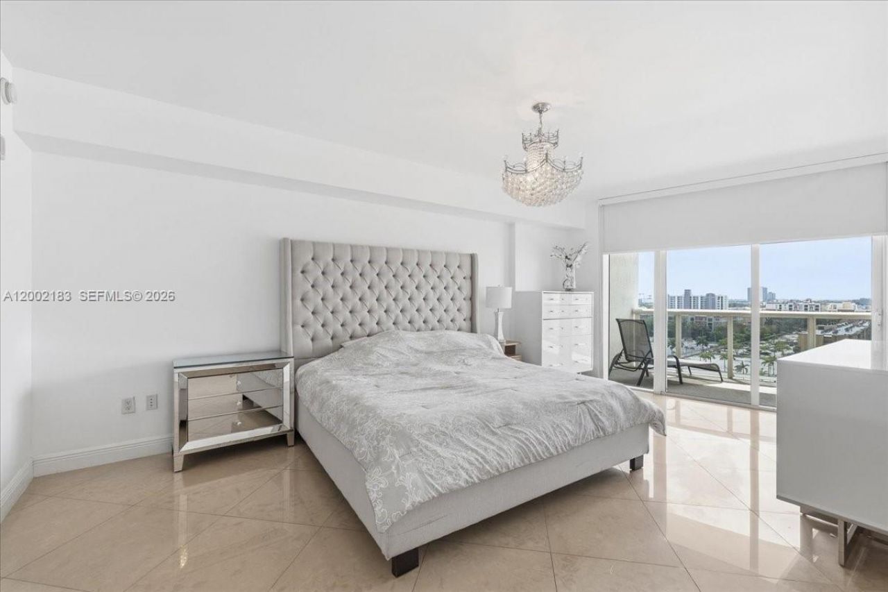 17201 Collins Ave, Unit 1107, Sunny Isles Beach, FL 33160 Photo