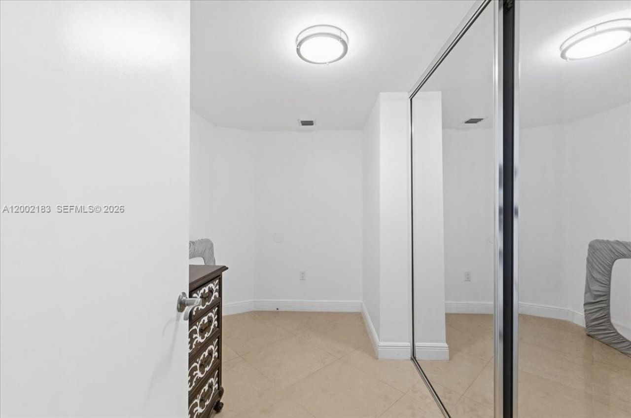 17201 Collins Ave, Unit 1107, Sunny Isles Beach, FL 33160 Photo