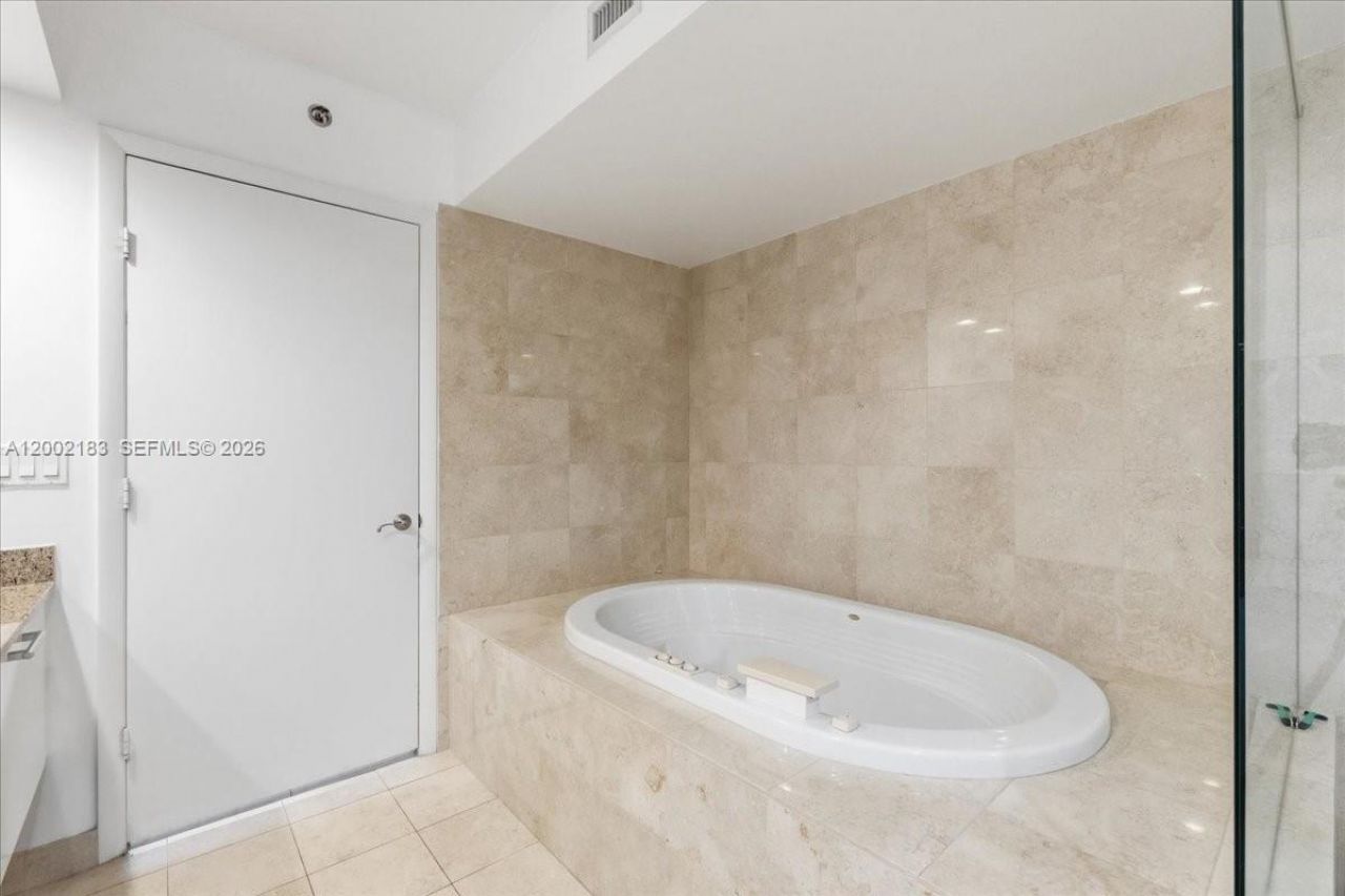 17201 Collins Ave, Unit 1107, Sunny Isles Beach, FL 33160 Photo