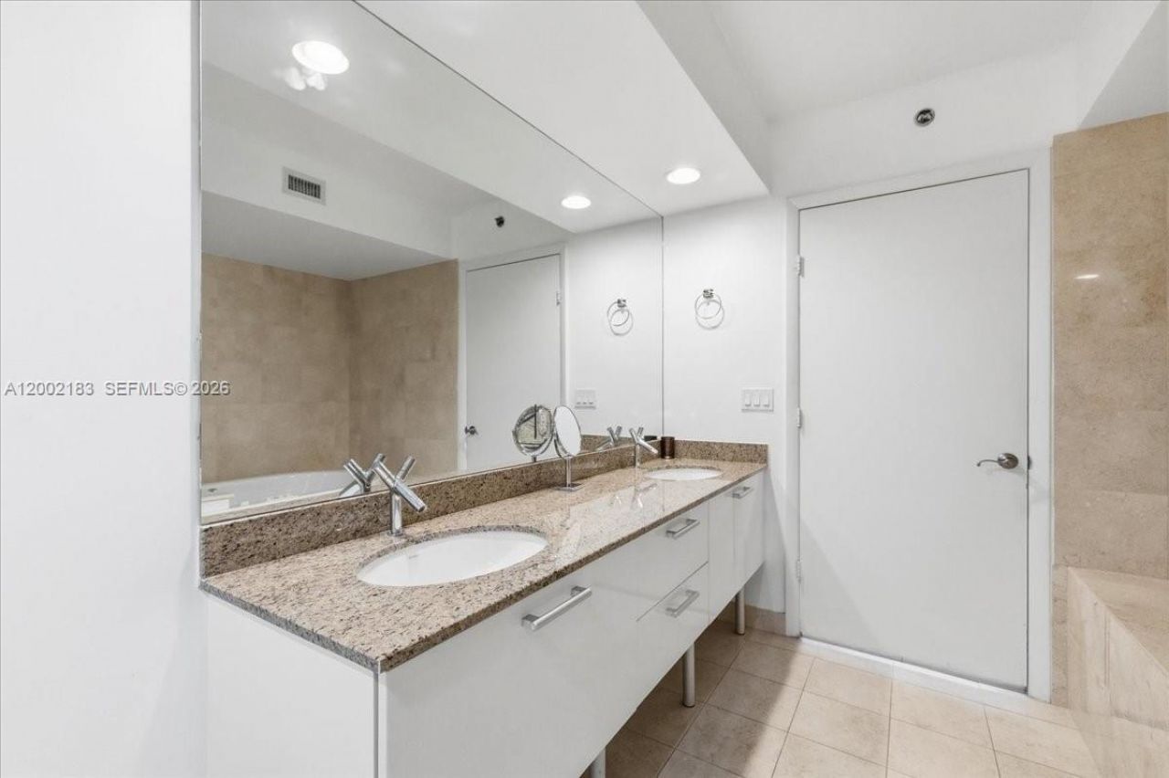 17201 Collins Ave, Unit 1107, Sunny Isles Beach, FL 33160 Photo