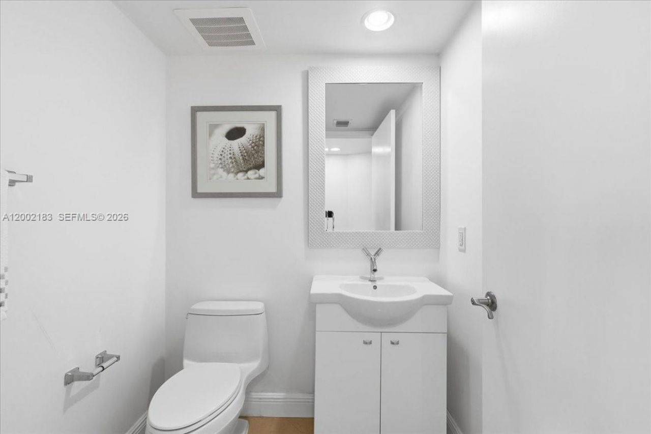 17201 Collins Ave, Unit 1107, Sunny Isles Beach, FL 33160 Photo