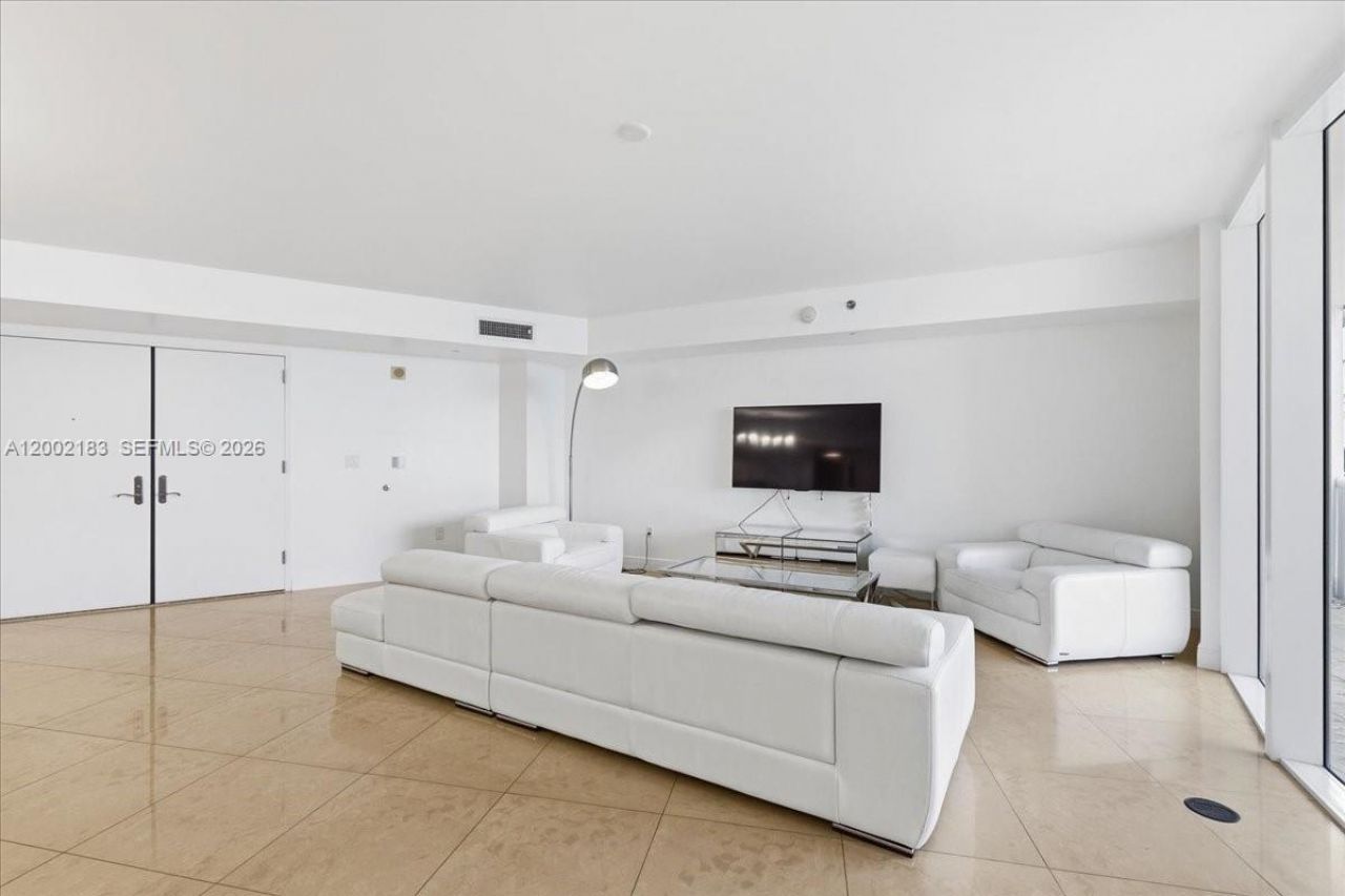 17201 Collins Ave, Unit 1107, Sunny Isles Beach, FL 33160 Photo