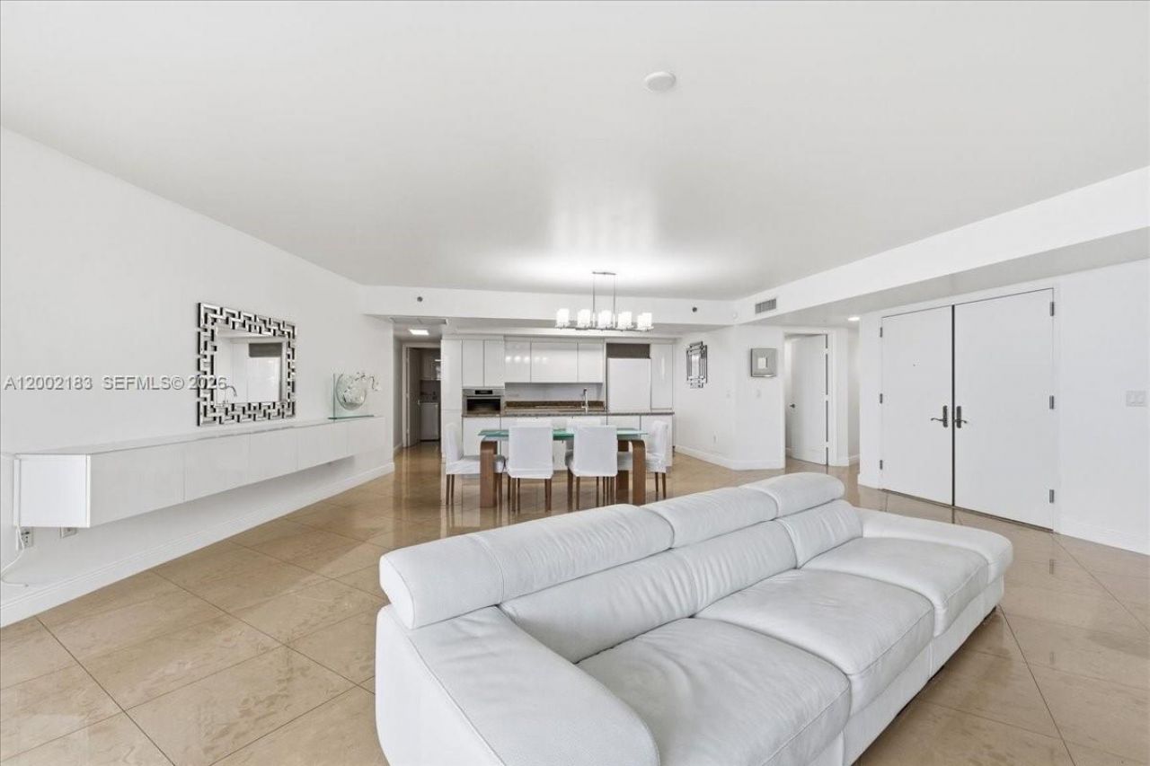 17201 Collins Ave, Unit 1107, Sunny Isles Beach, FL 33160 Photo