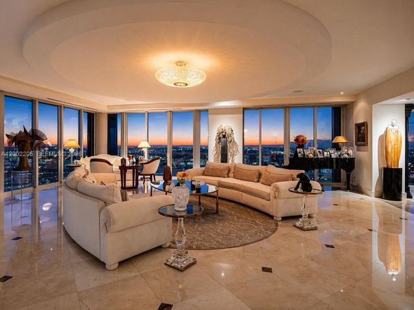 7000 Island Blvd, Unit PH-02, Aventura, FL 33160