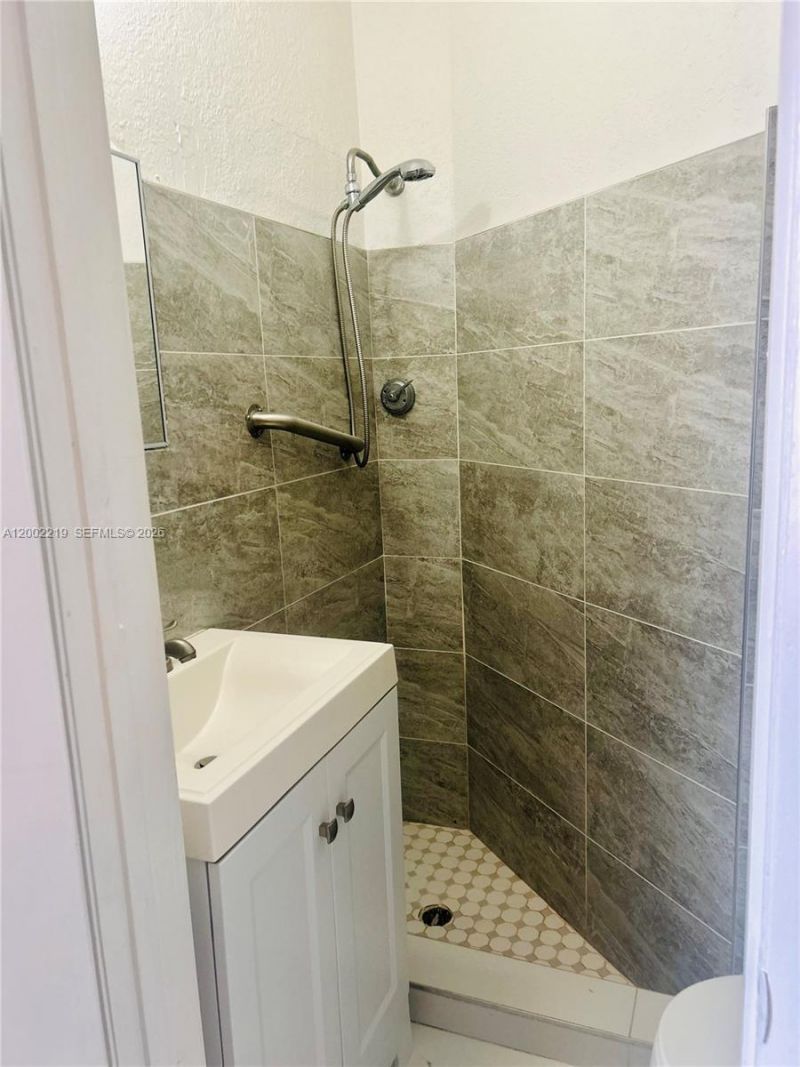 6550 W 8th Ave , Unit 1, Hialeah, FL 33012 Photo
