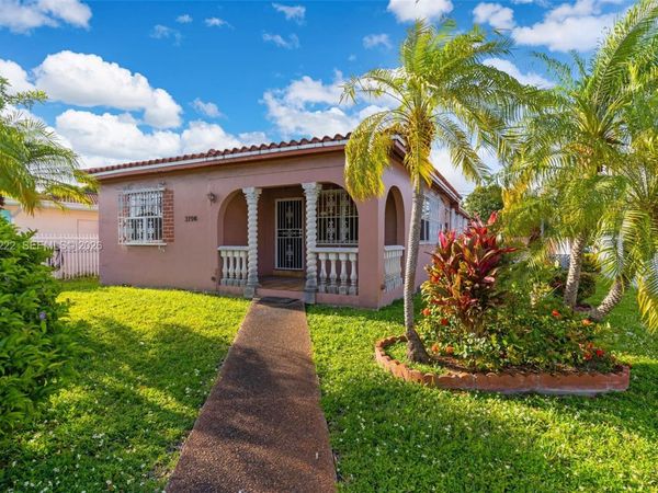 3194 SW 6th St, Miami, FL 33135