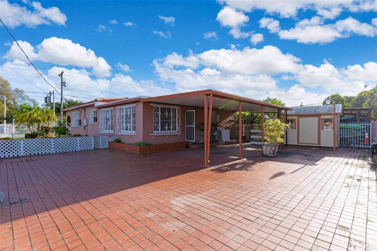 3194 SW 6th St, Miami, FL 33135 Photo