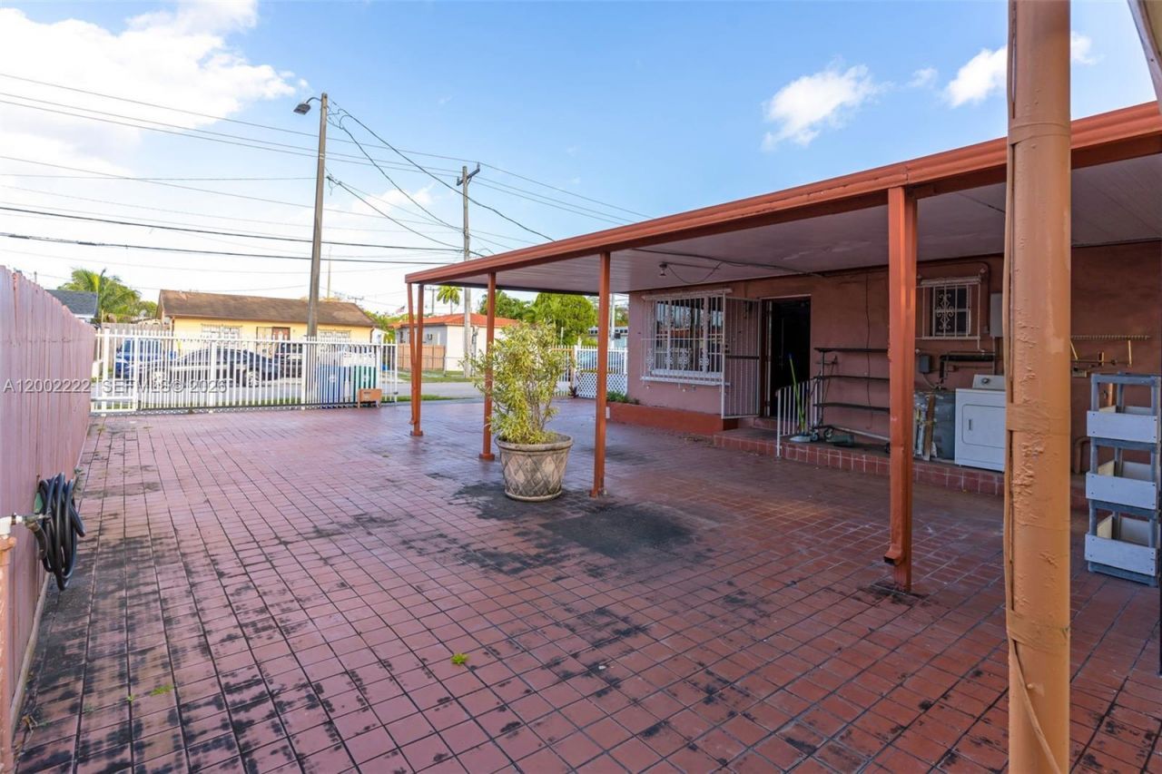 3194 SW 6th St, Miami, FL 33135 Photo