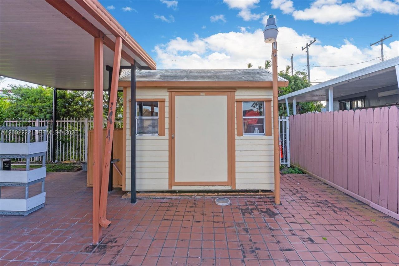 3194 SW 6th St, Miami, FL 33135 Photo