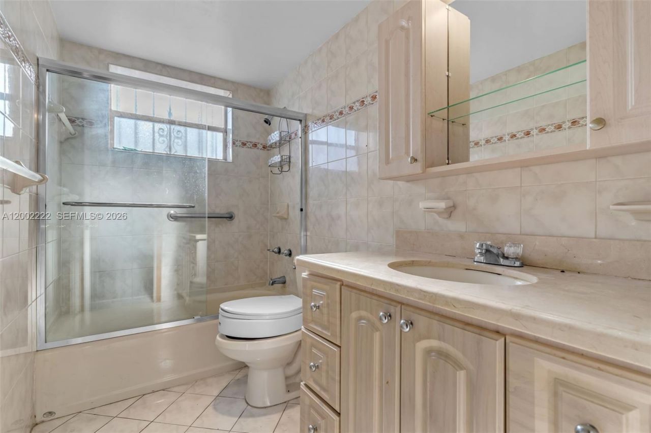 3194 SW 6th St, Miami, FL 33135 Photo