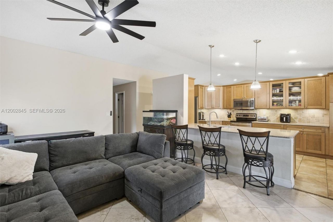 921 Monticello Ave, Davie, FL 33325 Photo