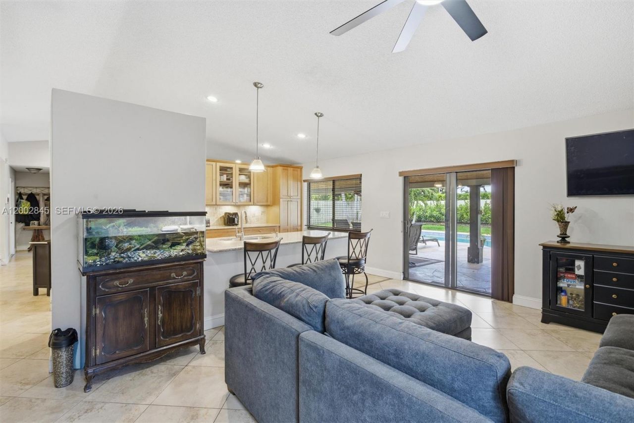 921 Monticello Ave, Davie, FL 33325 Photo