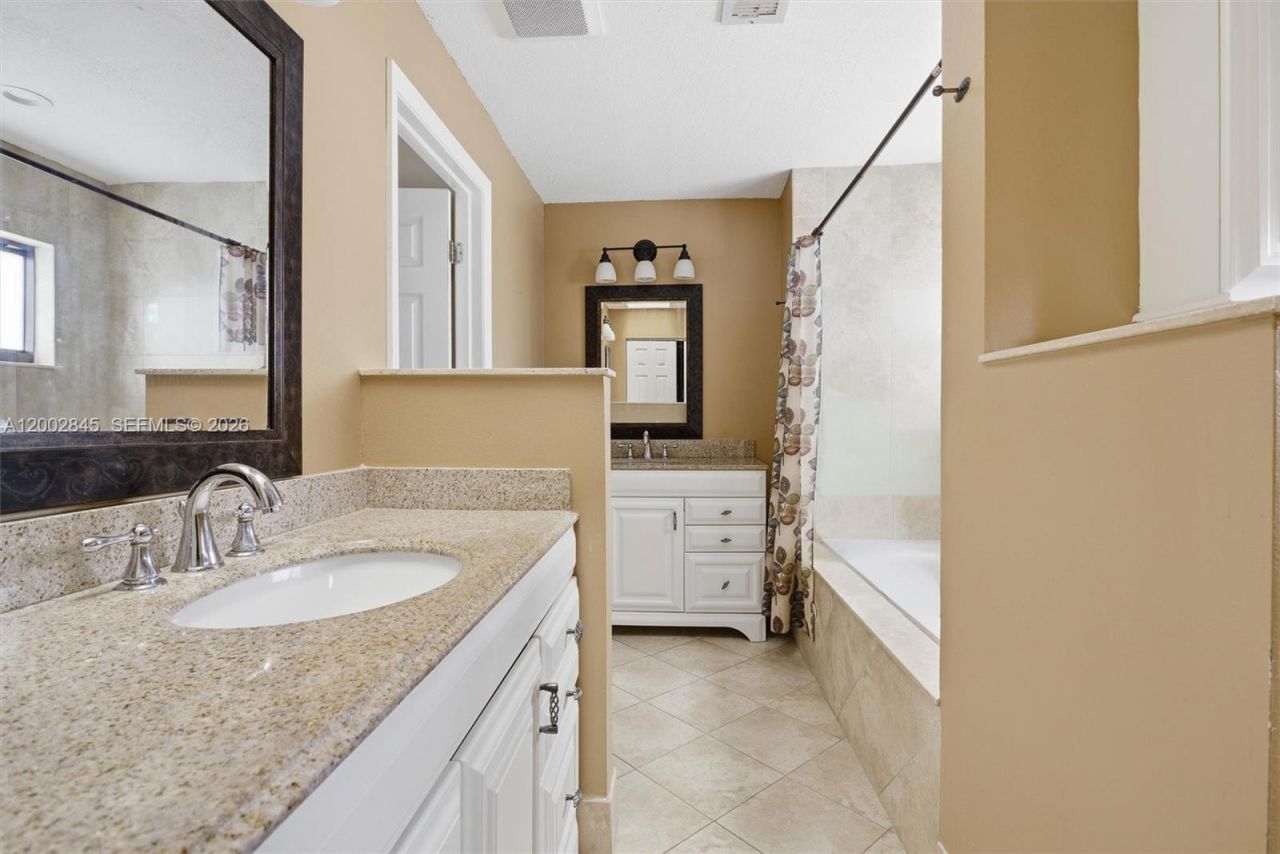 921 Monticello Ave, Davie, FL 33325 Photo