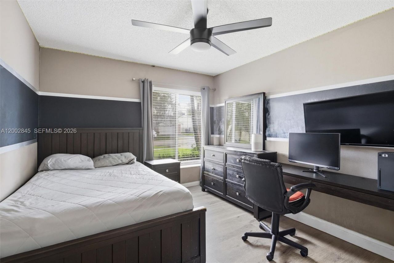 921 Monticello Ave, Davie, FL 33325 Photo