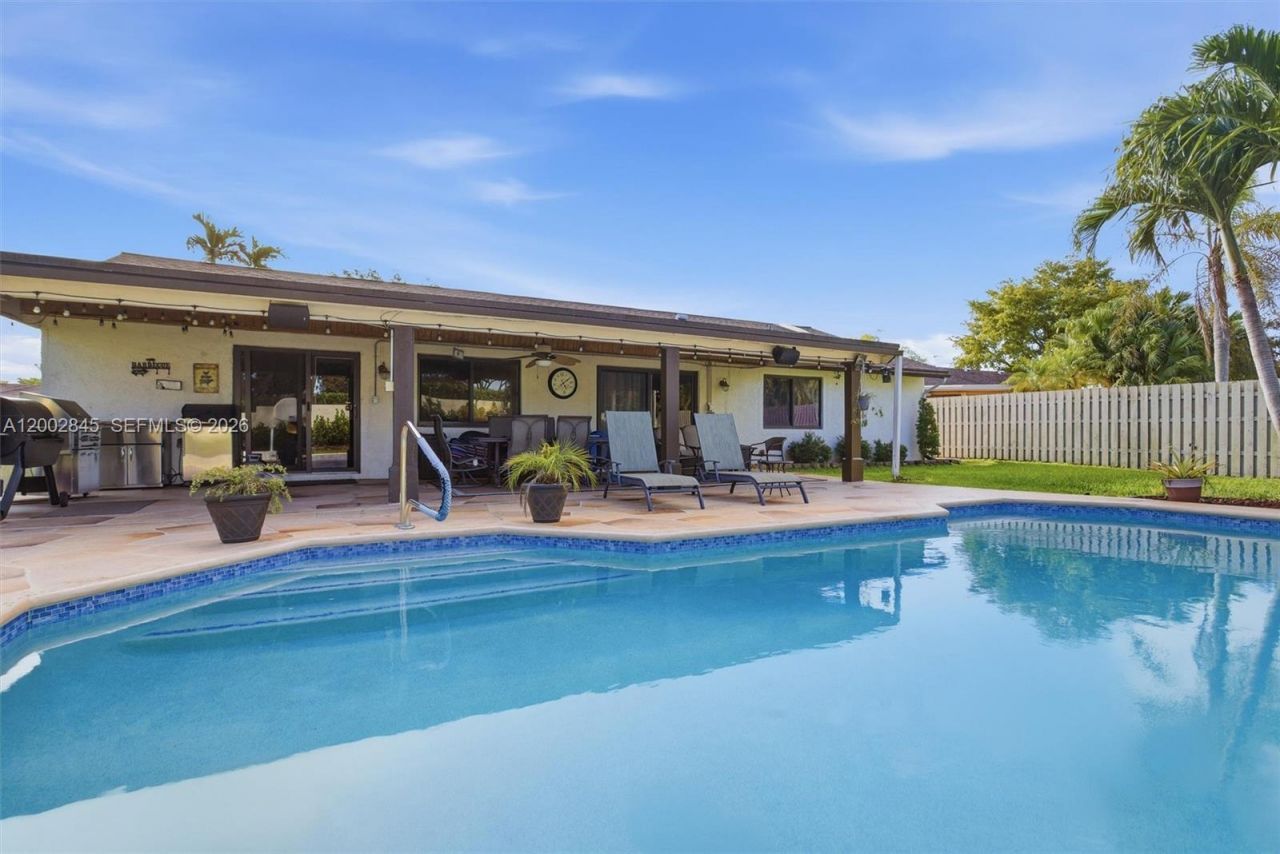 921 Monticello Ave, Davie, FL 33325 Photo