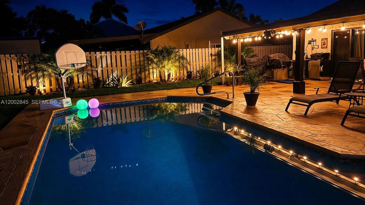 921 Monticello Ave, Davie, FL 33325 Photo