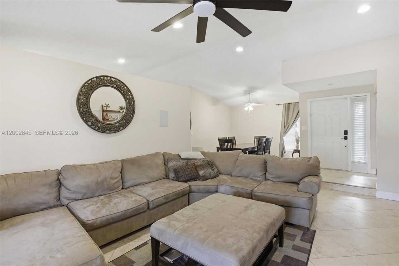 921 Monticello Ave, Davie, FL 33325 Photo