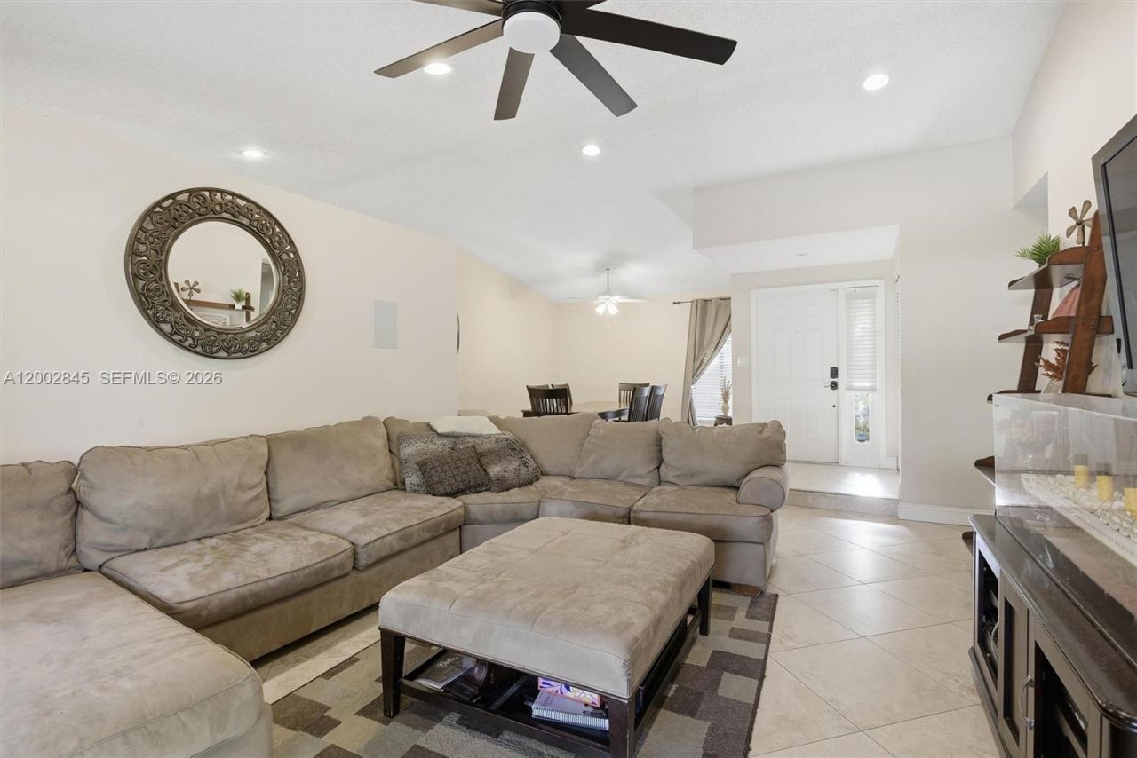 921 Monticello Ave, Davie, FL 33325 Photo