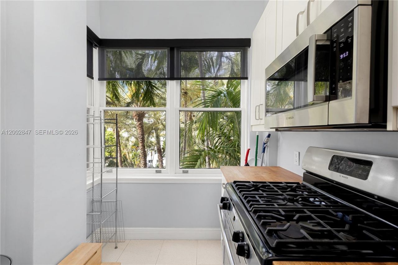 2421 Lake Pancoast Dr, Unit 3D, Miami Beach, FL 33140 Photo