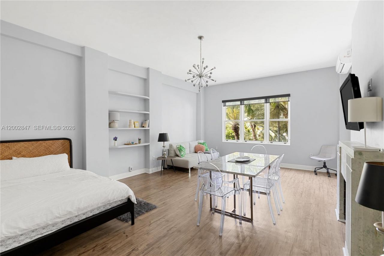 2421 Lake Pancoast Dr, Unit 3D, Miami Beach, FL 33140 Photo