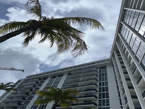 10275 Collins Ave, Unit 1428, Bal Harbour, FL 33154
