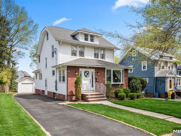 77 Oakdene Avenue, TEANECK, NJ 07666