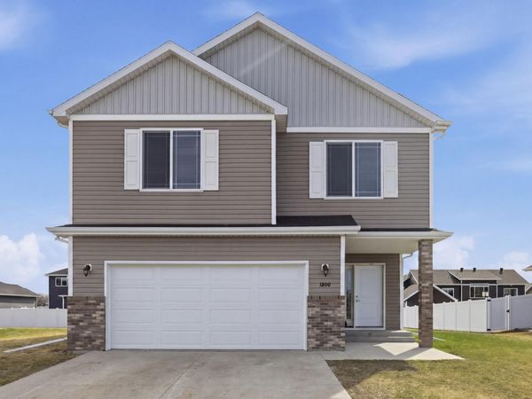 1800 41st Street S, Moorhead, MN 56560