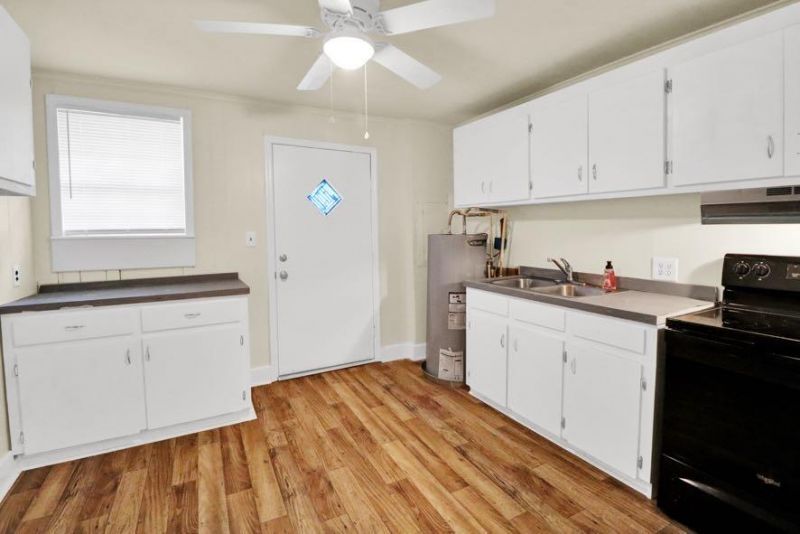 130 Lees Drive Photo 11