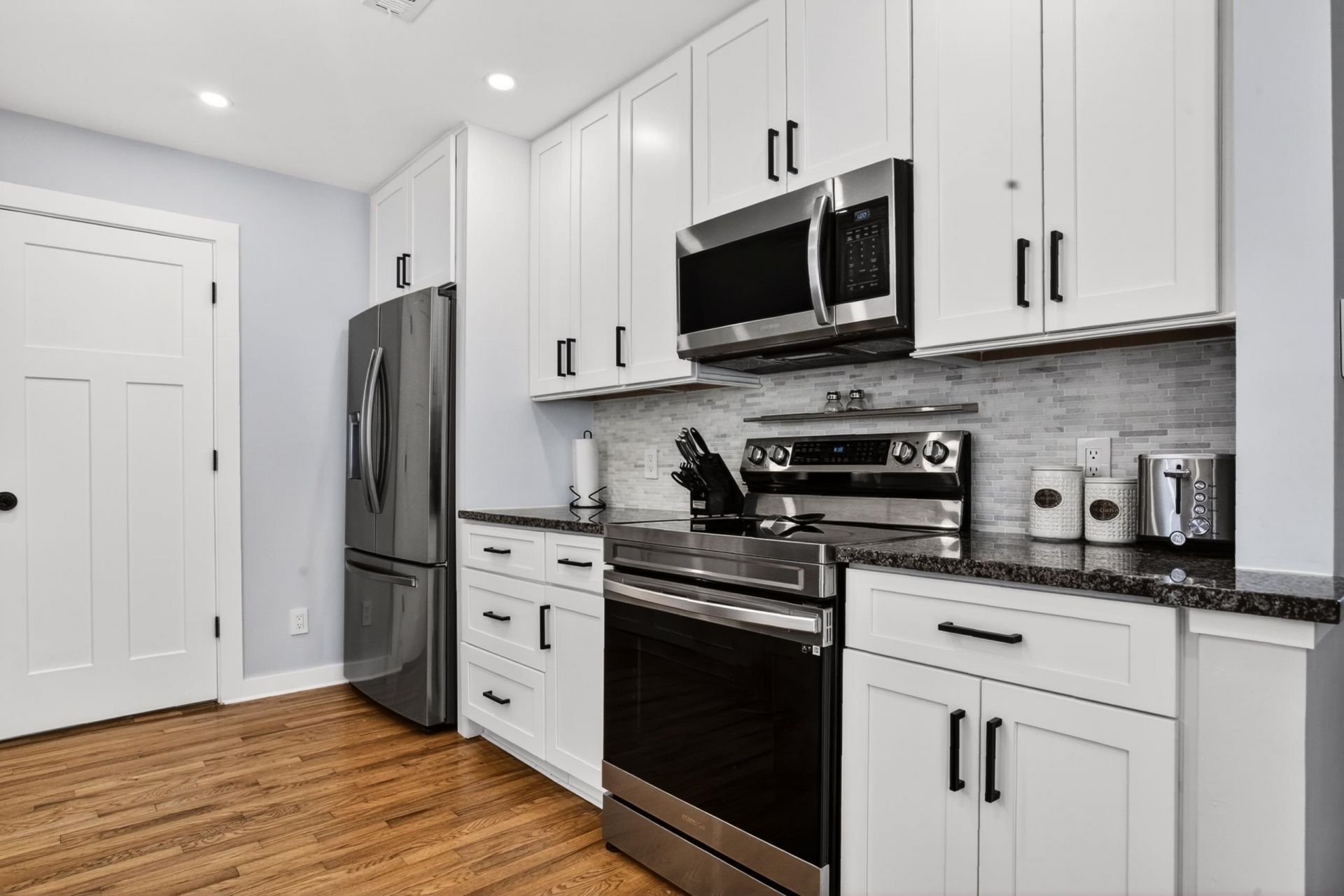 922 Salt Pl. Photo 12