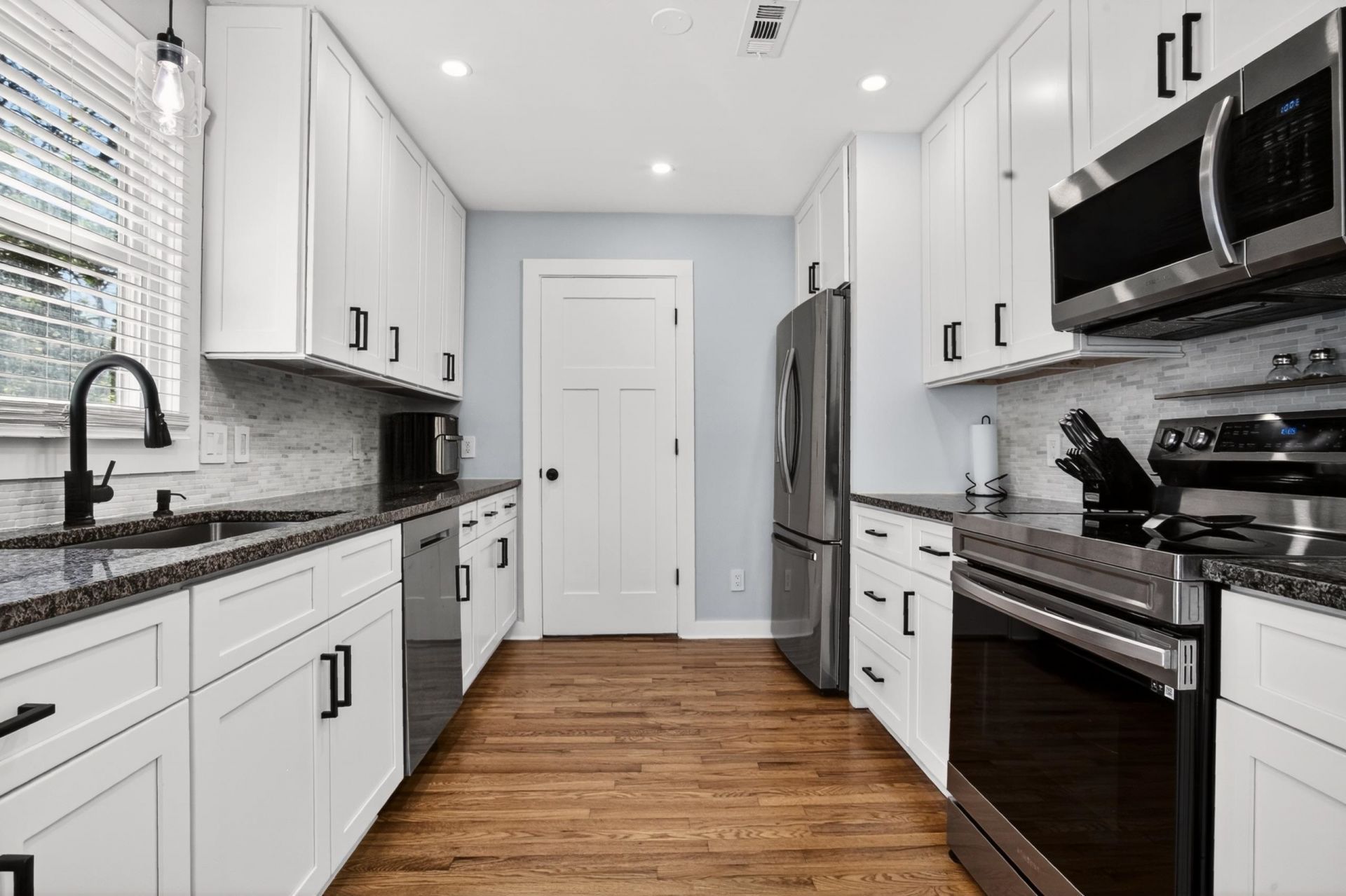 922 Salt Pl. Photo 13