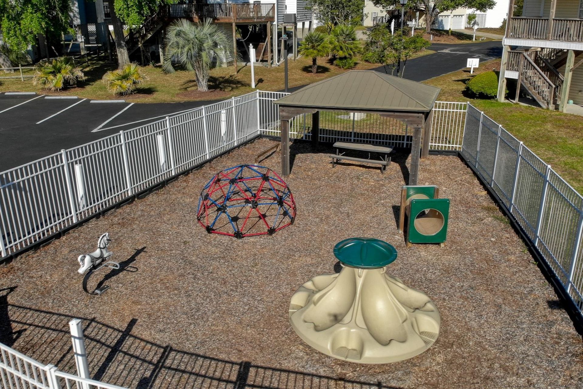 922 Salt Pl. Photo 44