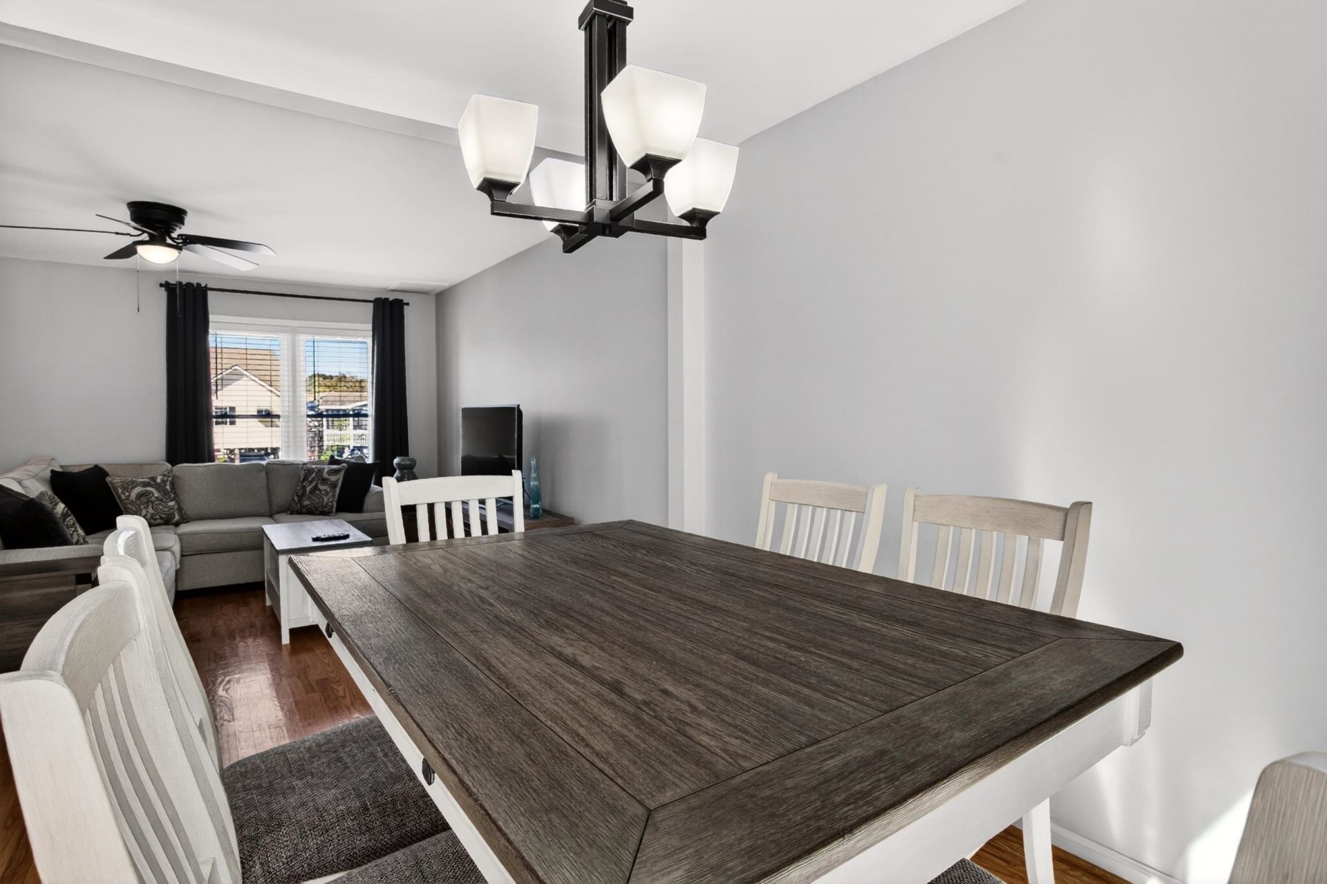 922 Salt Pl. Photo 8