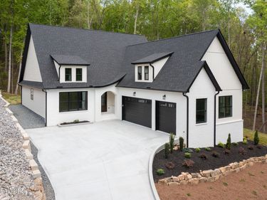 215 Wahuhu Lane, Loudon, TN 37774