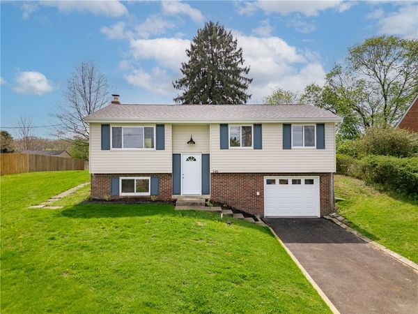 546 Center Hill Road , Pittsburgh, PA 15239