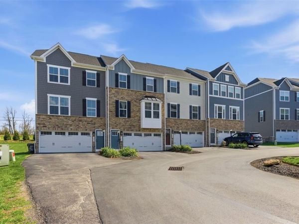 7402 Chestnut Way , Gibsonia, PA 15044